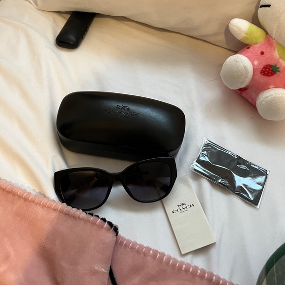 COACH sunglasses - Picture 1 of 6